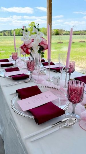 Pink and burgundy lawn dinner table